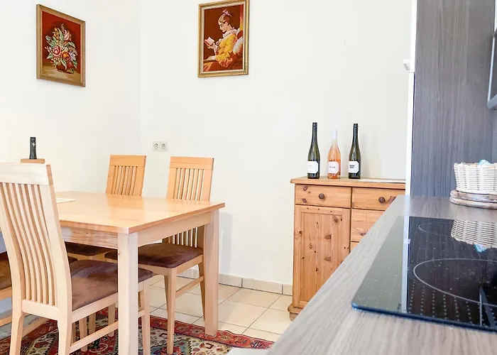 Weinhauer Brustbauers Stöckl (Weingut, Heuriger, Ferienwohnungen)